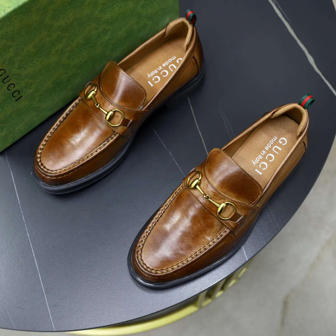 Men's shoes: 250🙅‍♂️🙅‍♂️🙅‍♂️Niuli Brand: GUCCI Size: 38-44 (45 can be customized) Level: Counter classic Material: Original soft cowhide upper Comfortable cowhide lining Original lightweight outsole Style category: Business casual footwear Driving leather shoes Color: Actual picture color